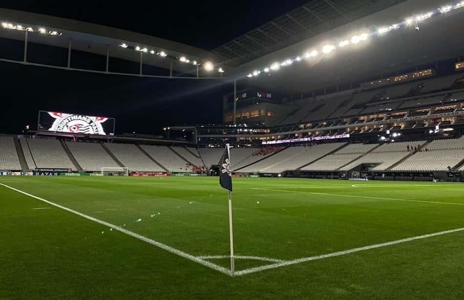 Corinthians e Flamengo fecham acordo para ampliar setor visitante nos dois estádios na Libertadores
