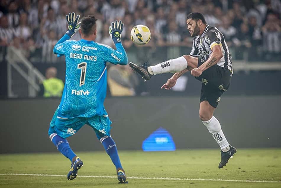 Após noite de gala, Hulk fala sobre lesão no pé e revela estar jogando no sacrifício