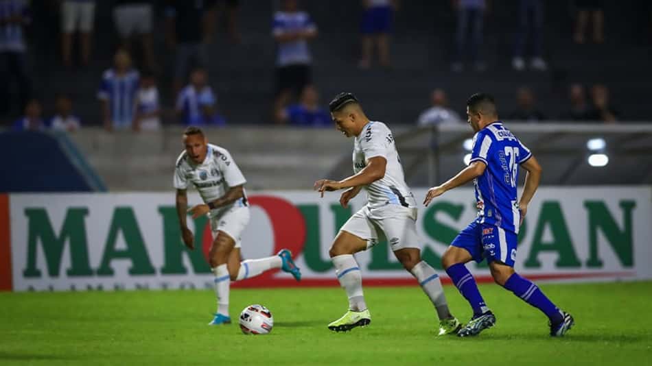 Grêmio arranca empate com o CSA, mas vaga no G4 da Série B fica ameaçada