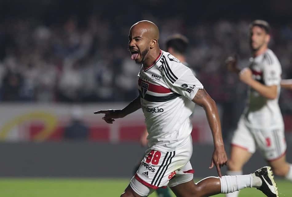 Patrick destaca classificação do São Paulo e fala sobre 'espírito de final': 'Nosso objetivo é disputar o título'