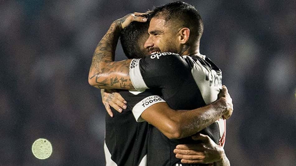 Quintero explica vibração após primeiro gol pelo Vasco: 'Quando entro em campo, mudo totalmente'