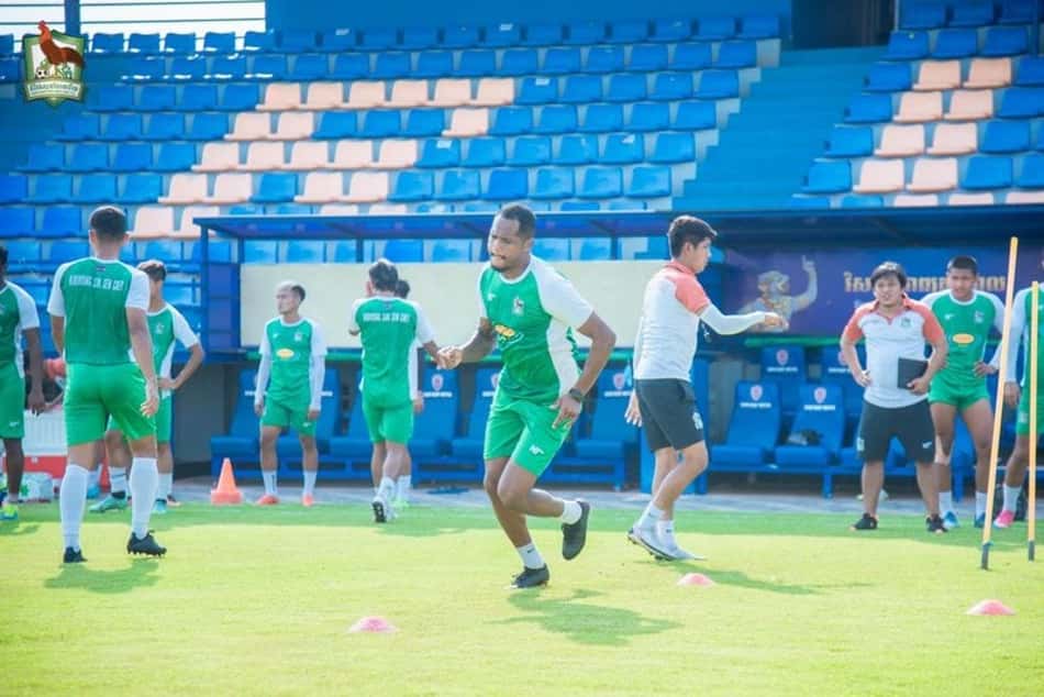 Thiago Fernandes, meio-campista brasileiro do Kirivong Sok, comenta sobre seu futuro no futebol
