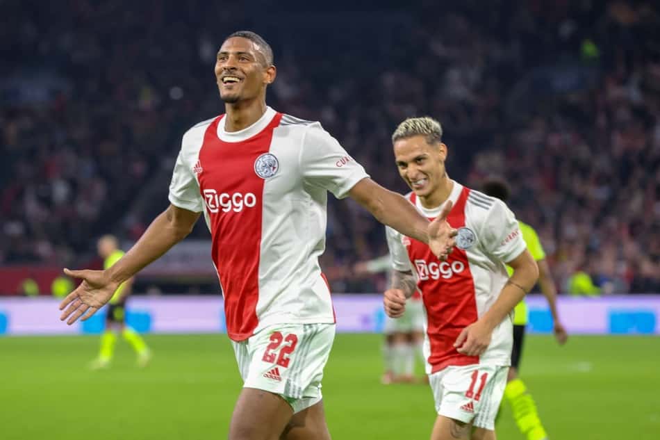 Borussia Dortmund fecha a contratação de atacante do Ajax por mais de R$ 180 milhões