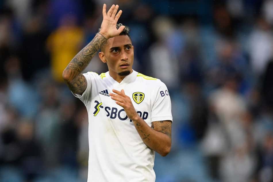 LANCE! Rápido: Raphinha perto do Arsenal, Douglas Luiz na mira do Milan e mais!