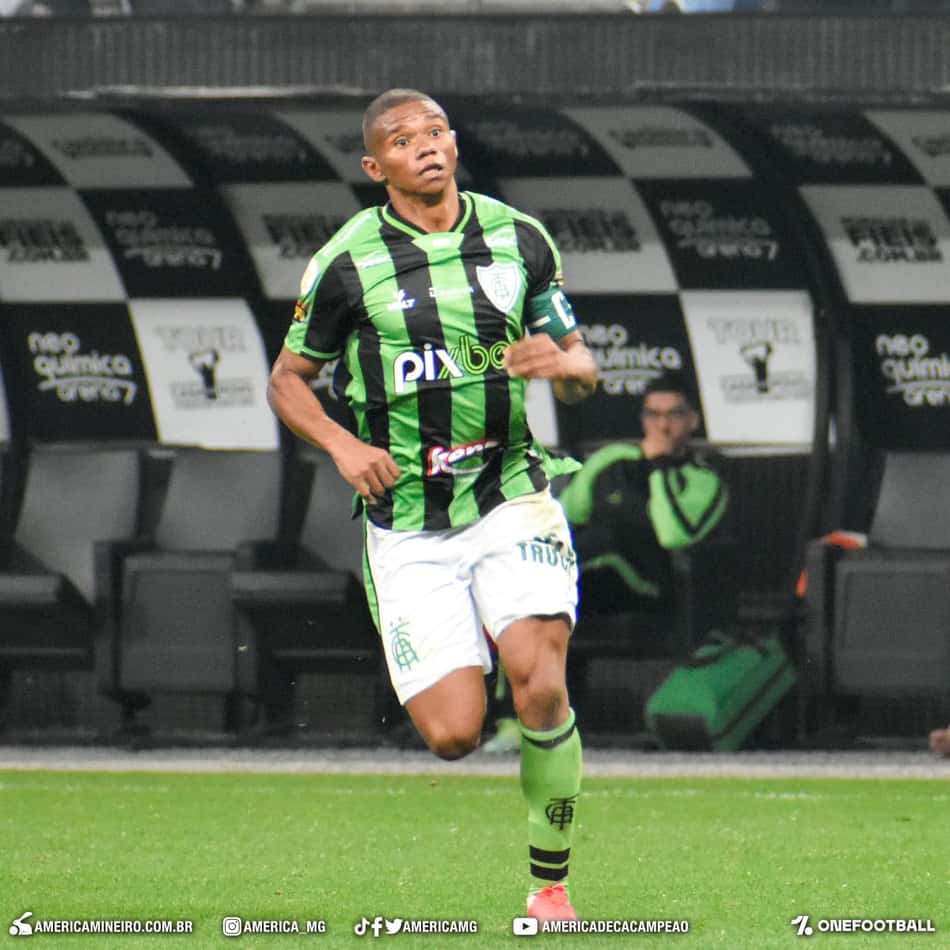 América-MG terá desfalque de Juninho para confronto contra o Coritiba, pelo Brasileirão