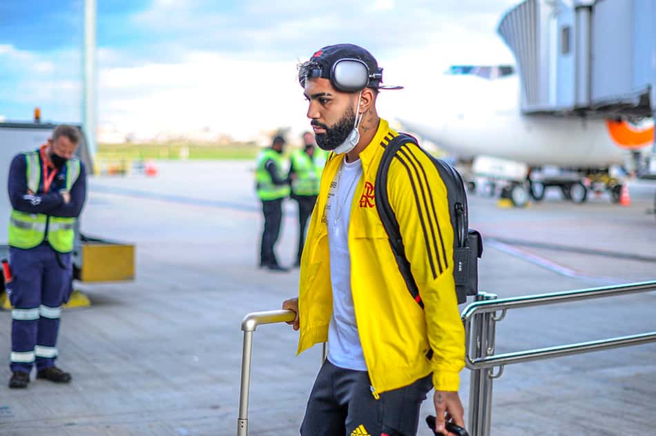Flamengo terá sequência de viagens de avião e ônibus para jogos da Libertadores e do Brasileirão