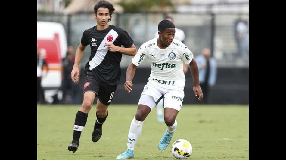 Endrick destaca a torcida do Vasco em título do Palmeiras: 'Até na base vocês enxergam o que eles fazem'