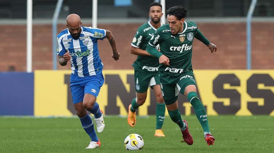 Palmeiras chega a buscar a virada, mas Avaí empata e segura o ainda líder do Brasileirão