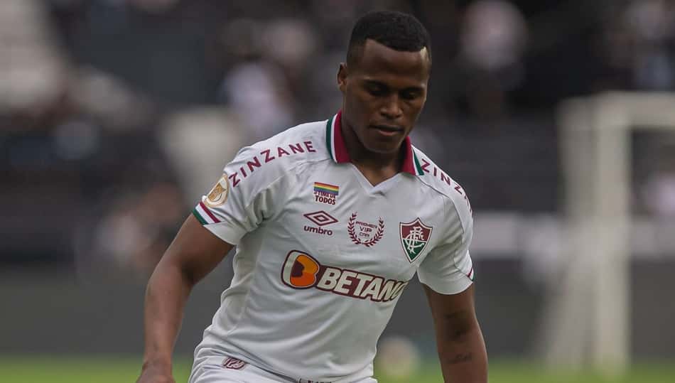 Arias se consolida após início difícil no Fluminense e vive melhor temporada da carreira
