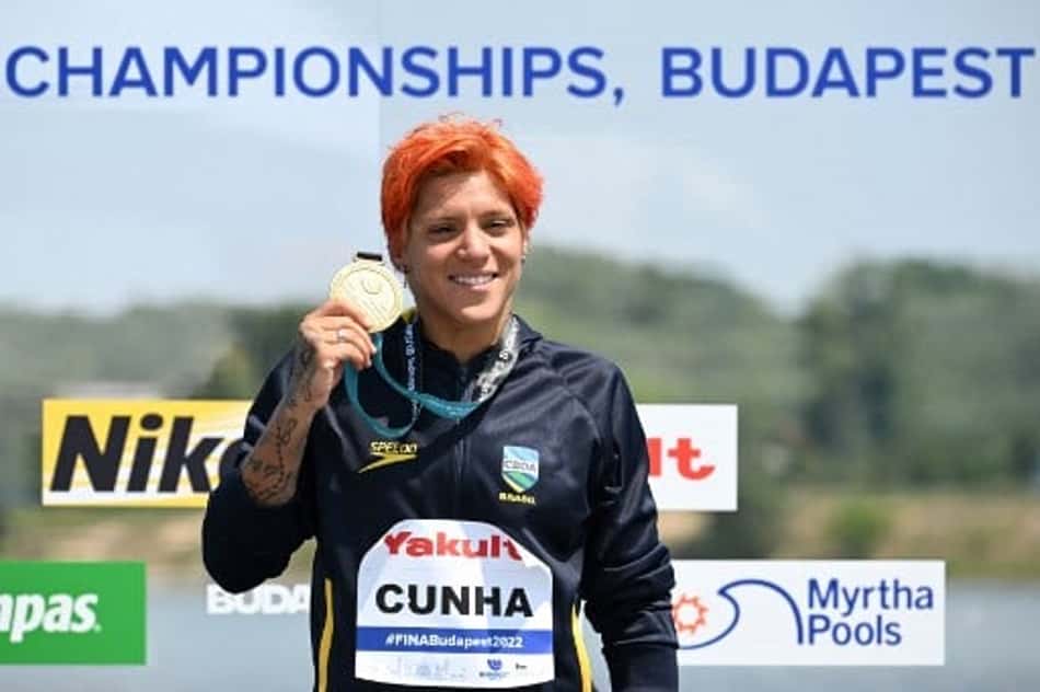 Campeã olímpica, Ana Marcela Cunha conquista ouro em Mundial