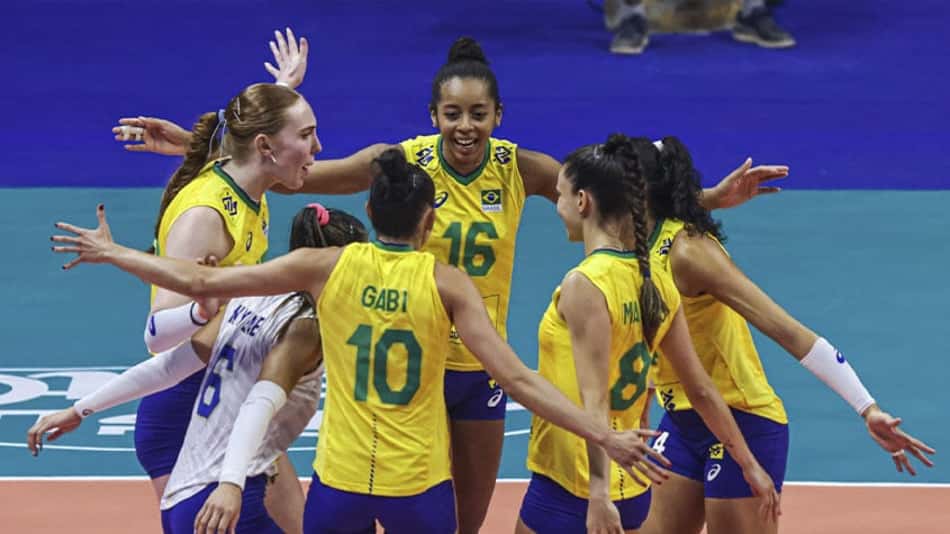 Gabi comanda, e Brasil vence batalha contra a China na Liga das Nações de vôlei feminino