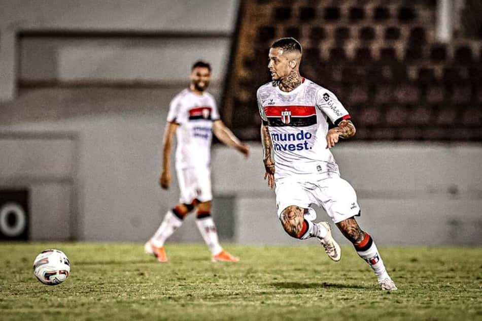 Thiaguinho fala sobre momento do Botafogo-SP e projeta duelo contra o Campinense: 'Encaramos como final'