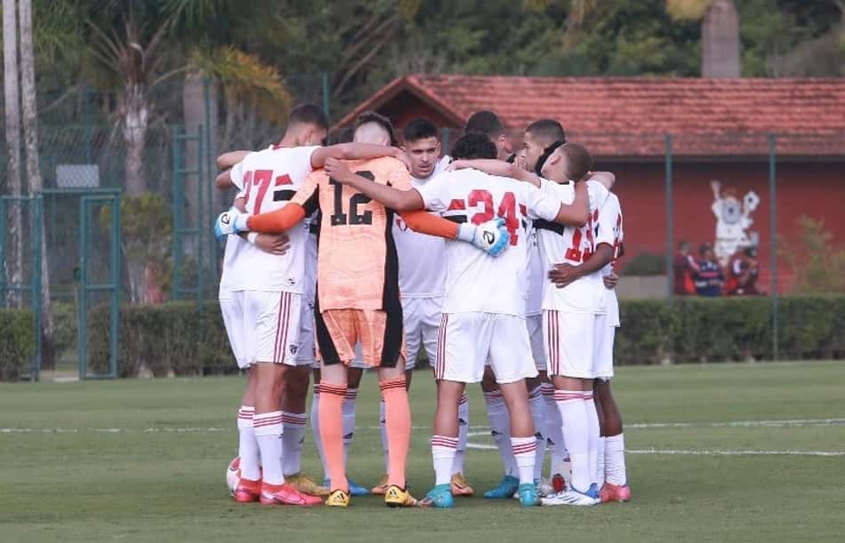 Treinado por Alex, Sub-20 do São Paulo encerra primeira fase do Campeonato Paulista invicto