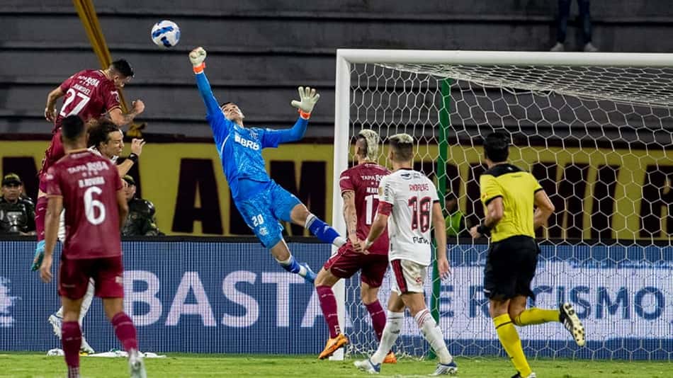 Segurança de Santos é a melhor notícia para o Flamengo em noite de pouco efetividade ofensiva