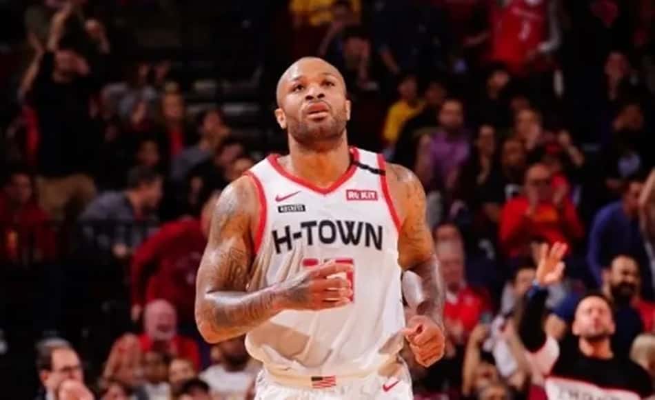 PJ Tucker assina com 76ers por três temporadas