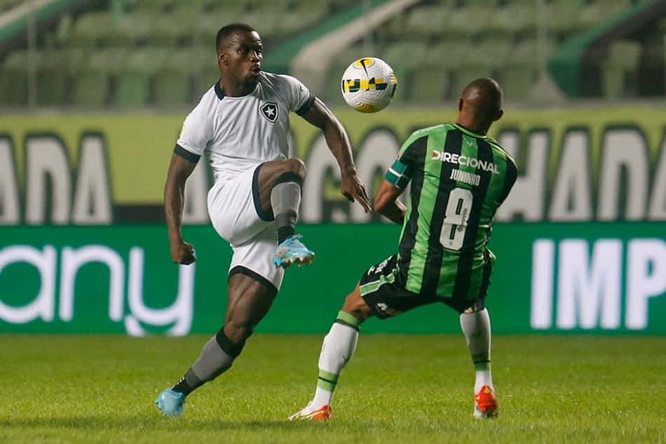 Kayque acredita em classificação do Botafogo sobre o América-MG: 'Podemos fazer 3 a 0 neles também'