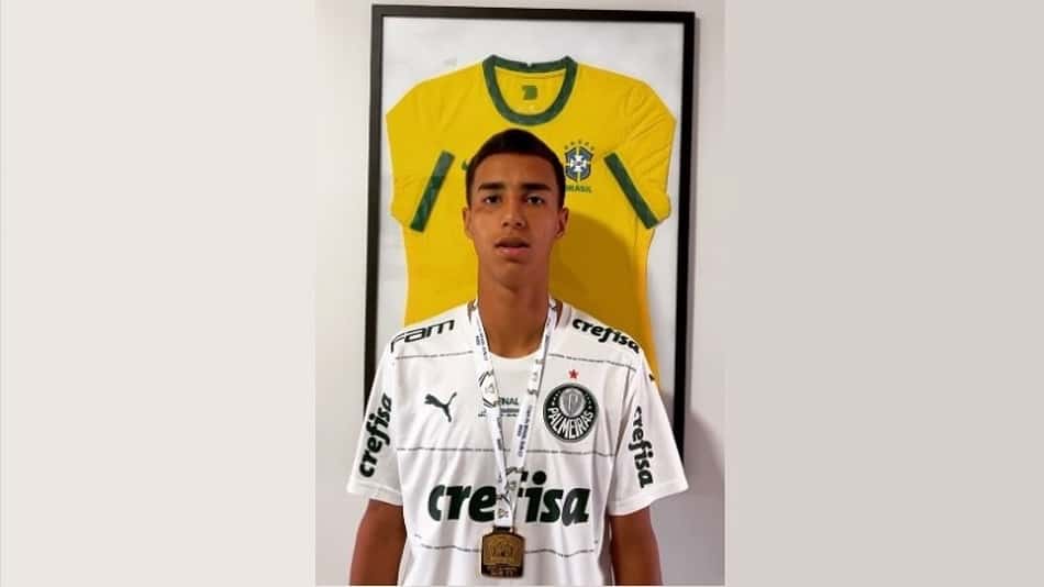 Após sofrer concussão em final pelo Palmeiras, Vitor Reis agradece apoio na recuperação: 'Estou bem'