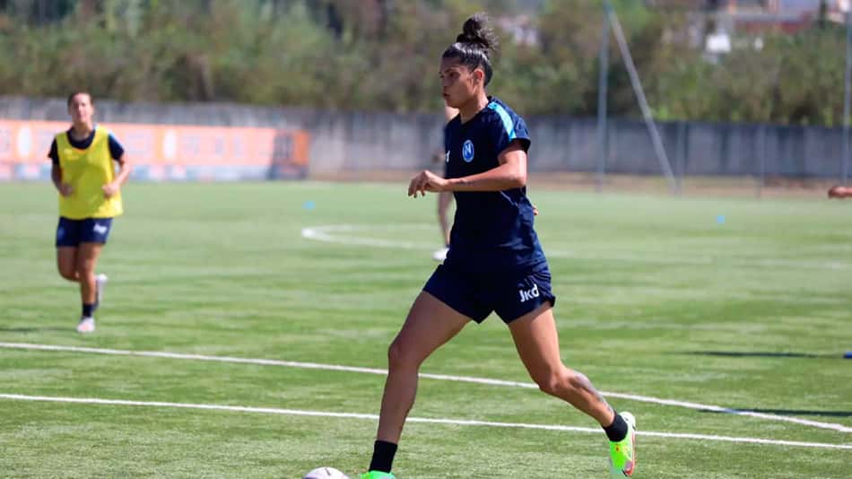 Flamengo anuncia contratação da atacante argentina Sole Jaimes