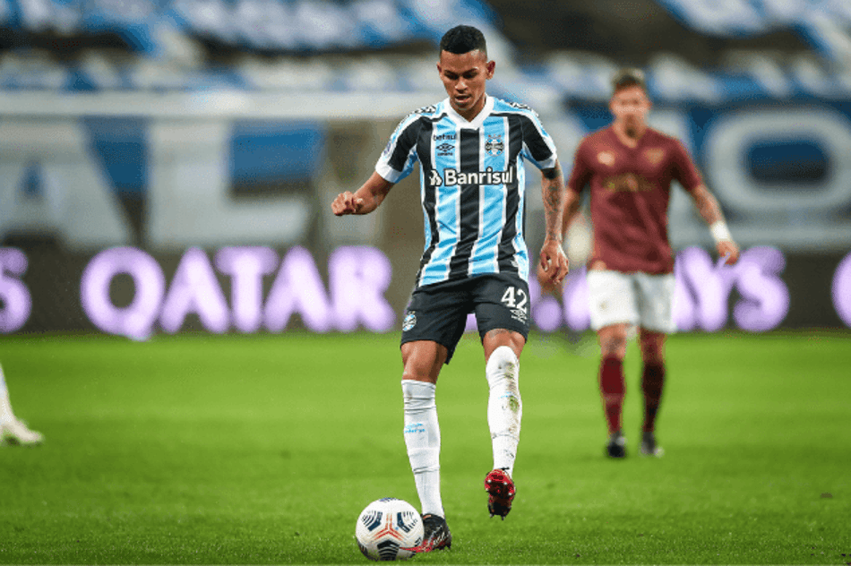 Grêmio volta atrás e desiste de emprestar Fernando Henrique para o Cruzeiro