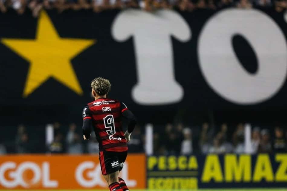 Flamengo provoca Santos na web, após vitória no Brasileirão: 'Moleque de vila'