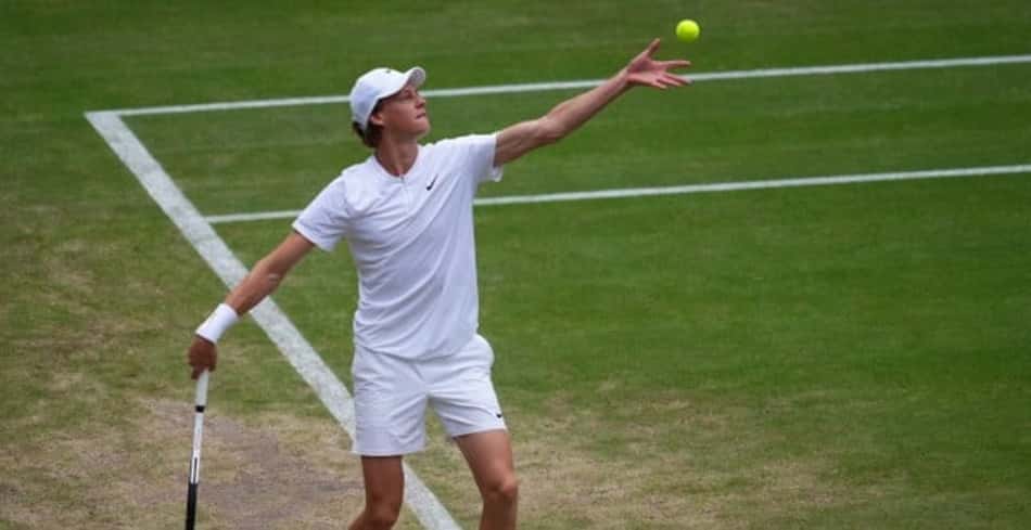 Sinner joga muito, derruba Alcaraz e espera Djokovic em Wimbledon