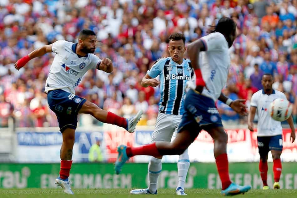 Em tarde inspirada de goleiro, Grêmio segura empate com o Bahia na Fonte Nova pela Série B