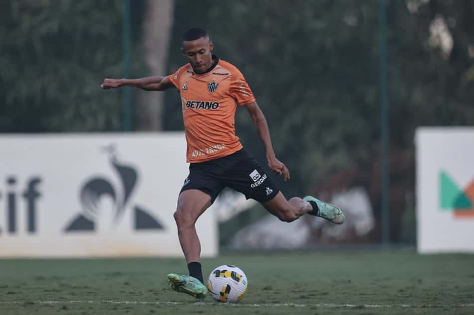 Ademir testa positivo para Covid, e Turco Mohamed terá problemas para escalar Atlético-MG contra o Emelec
