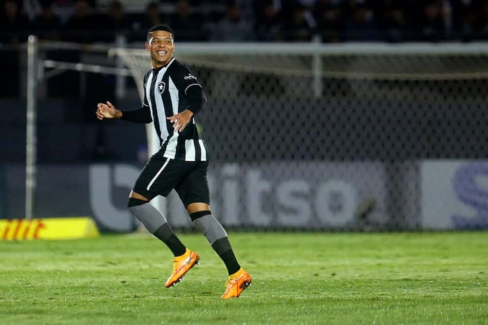 Clube português faz proposta por Vinícius Lopes, do Botafogo
