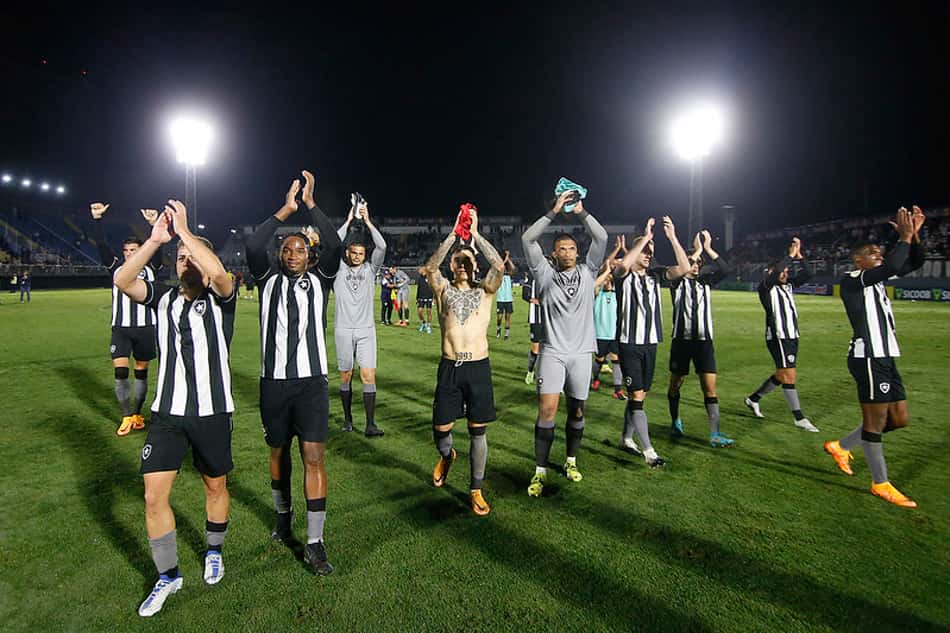 LANCE! Rápido: Botafogo bate o Bragantino e tem um novo alvo no mercado da bola!