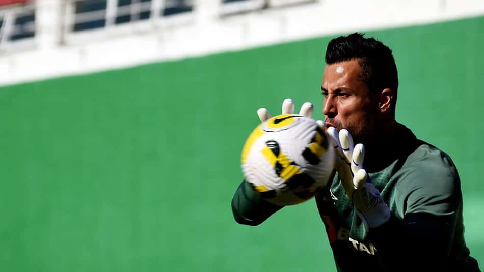Fábio, do Fluminense, comemora número de partidas sem sofrer gols no Brasileirão: 'Consistência'
