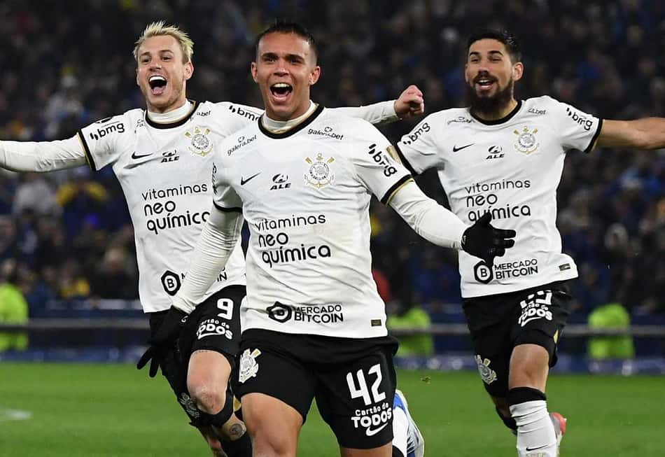 Giovane celebra classificação do Corinthians na Libertadores: 'Sensação incrível'