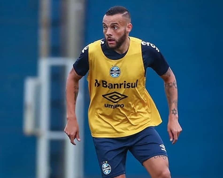 Grêmio apresenta o atacante Guilherme em seu retorno ao clube