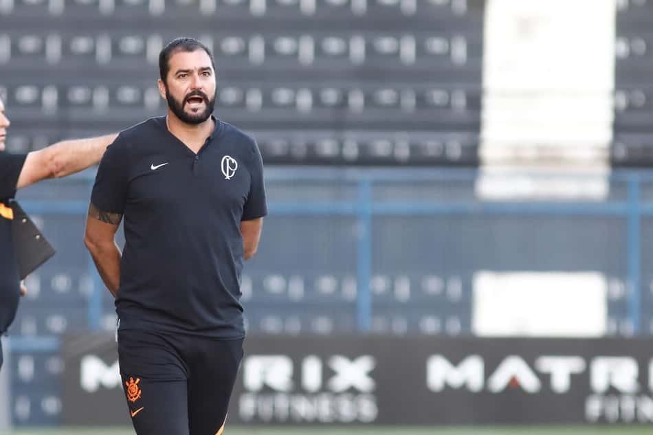 Brasileirão Sub-20 será 'teste de fogo' para Danilo no Corinthians