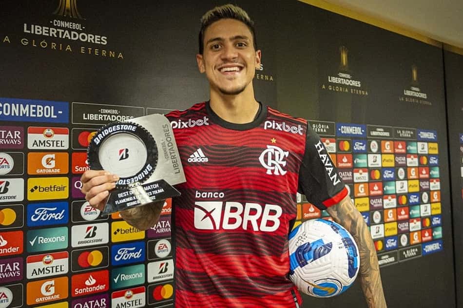 Pedro aproveita momento, faz história no Flamengo e mantém vivo sonho da Copa do Mundo