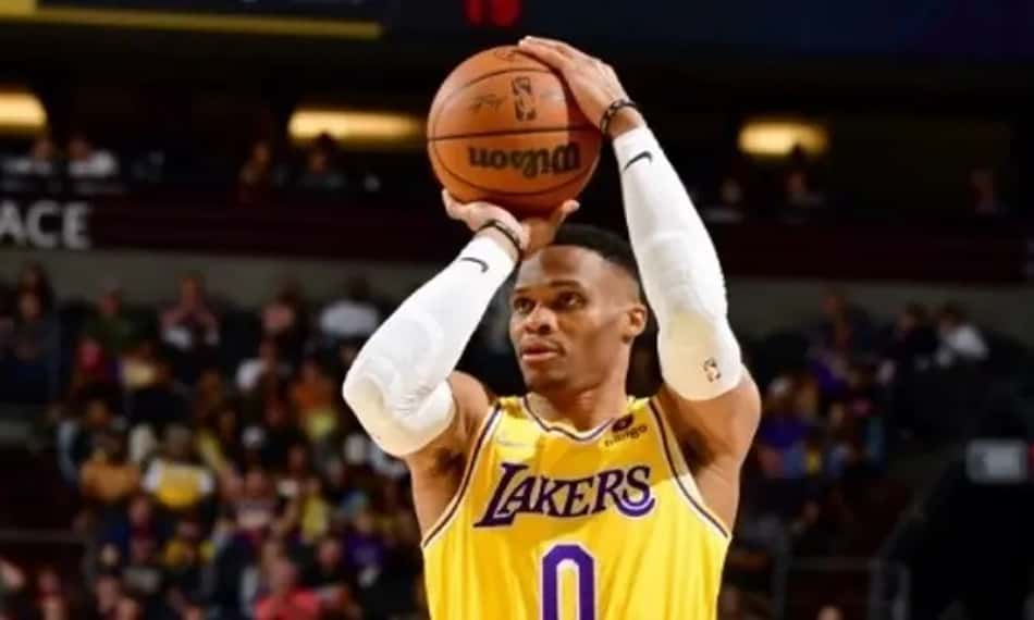 "Tenho um plano para Westbrook", avisa técnico do Lakers
