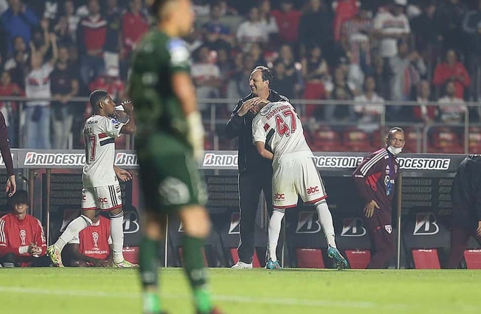 'Dentro do previsto', diz Ceni sobre saída de Sara do São Paulo para o futebol inglês