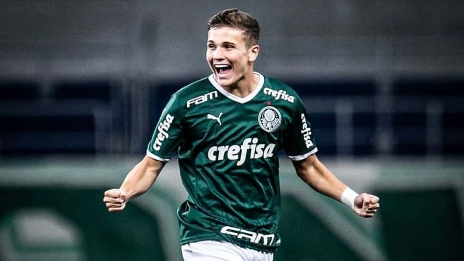 Campeão da Copa do Brasil sub-17, Léo Jance assina contrato profissional com o Palmeiras