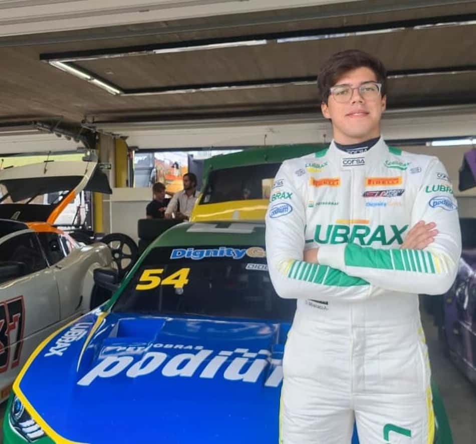 Piloto baiano, de 17 anos, se diz animado para correr no escuro pela primeira vez