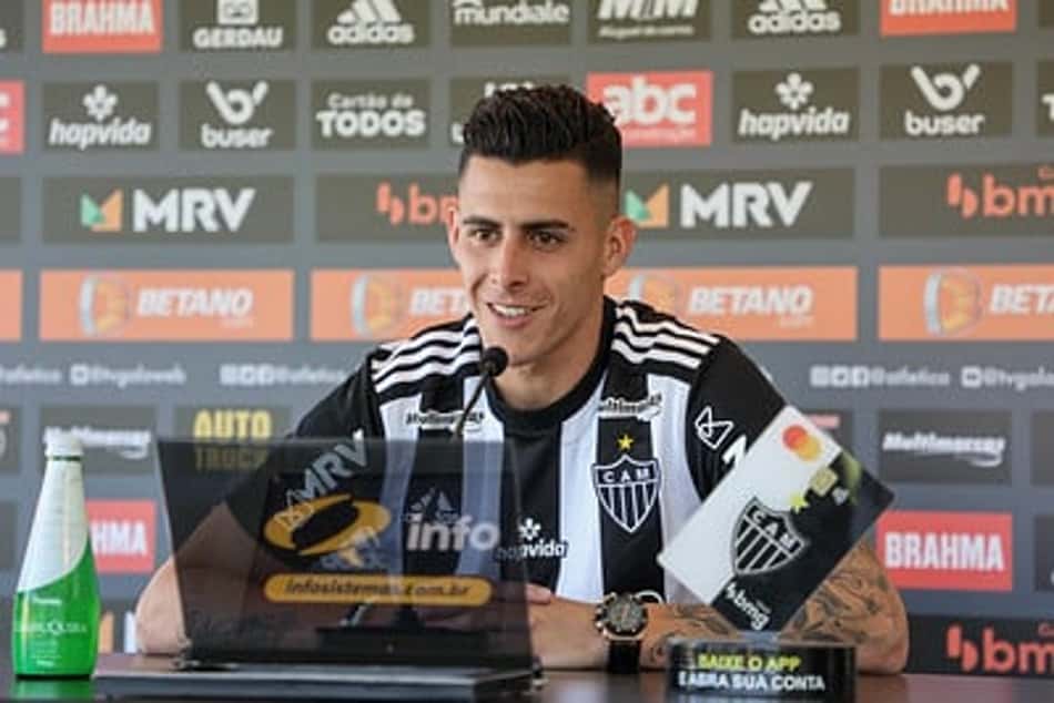 Apresentado no Atlético-MG, Pavón ressalta vontade de atuar 'o mais rápido possível'