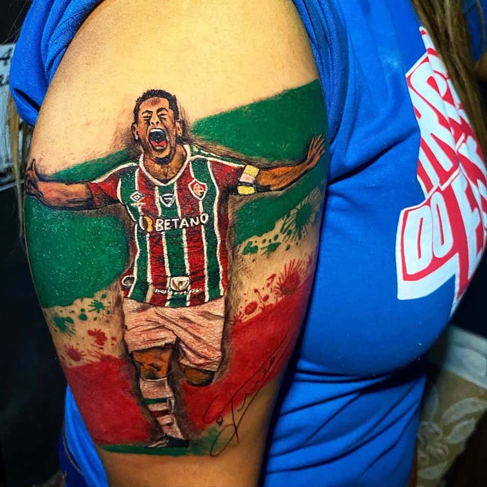 Torcedora eterniza na pele o gol 199 de Fred pelo Fluminense: 'Ele representa o amor do torcedor'
