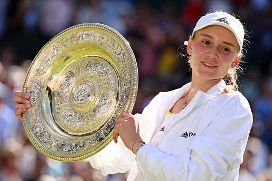 Russa Rybakina vira e ergue o título de Wimbledon
