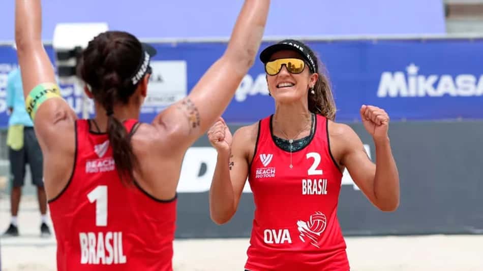 Duplas brasileiras avançam às semifinais em etapa do Circuito Mundial de Vôlei de Praia
