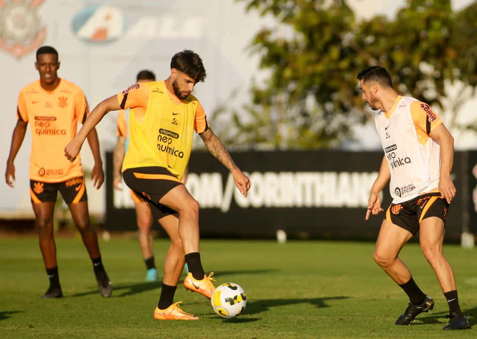 Corinthians encerra preparação para enfrentar o Flamengo pelo Brasileirão; veja a provável escalação