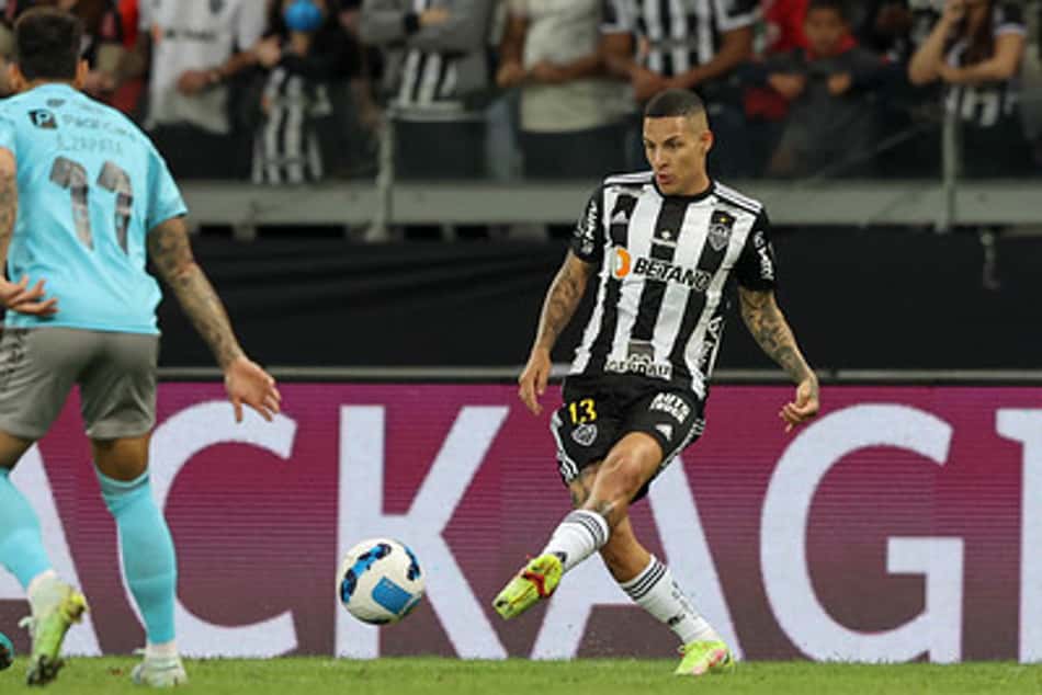 Arana trabalha na Cidade do Galo, mas ainda é dúvida para encarar o Palmeiras pela Libertadores