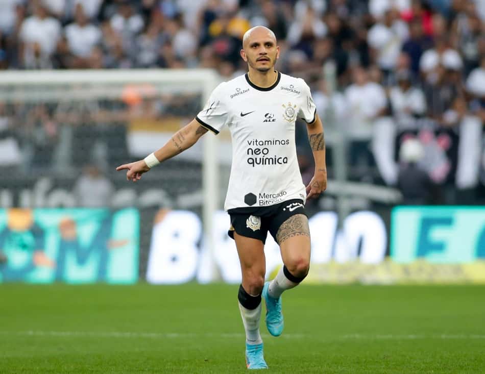 Aproveitamento do Corinthians na temporada cai drasticamente quando Fábio Santos não é titular
