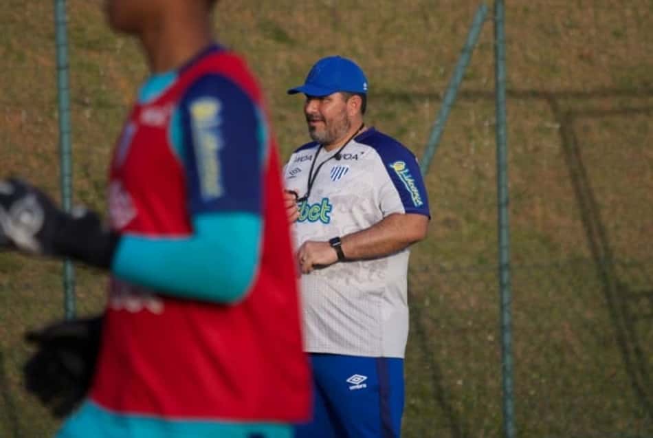 Sem tempo para lamentação! Elenco do Avaí se reapresenta neste domingo visando duelo contra o Santos