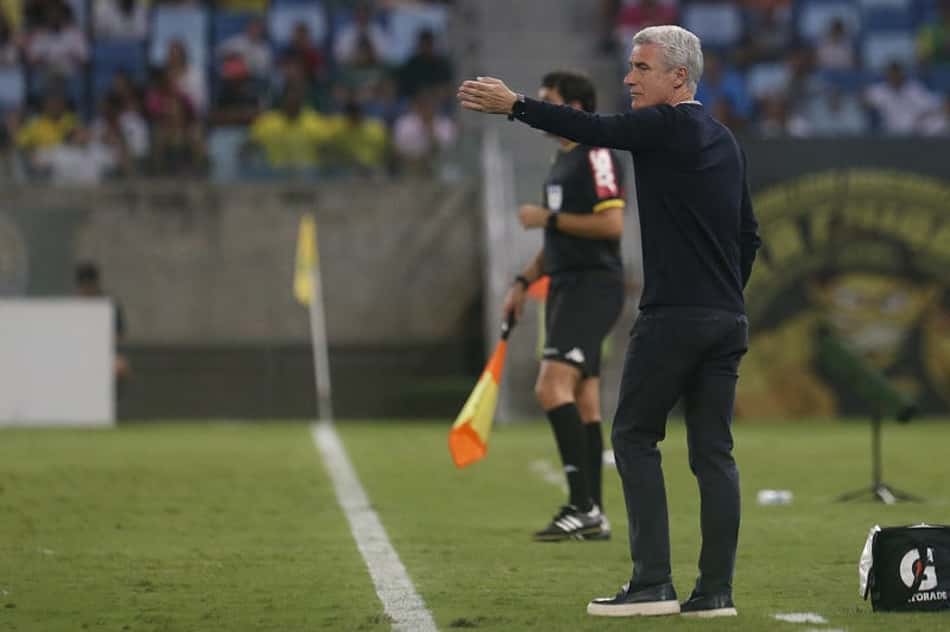 Sem variação tática, desfalques e mais: o que pode explicar a sequência negativa do Botafogo