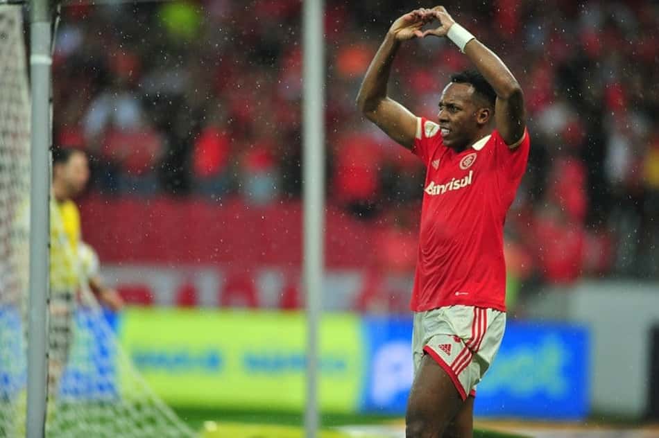Triunfo contra o América-MG marcou primeiro gol de Moisés no Beira-Rio