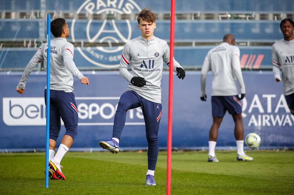 Paris Saint-Germain pode perder joia para clube da Escócia