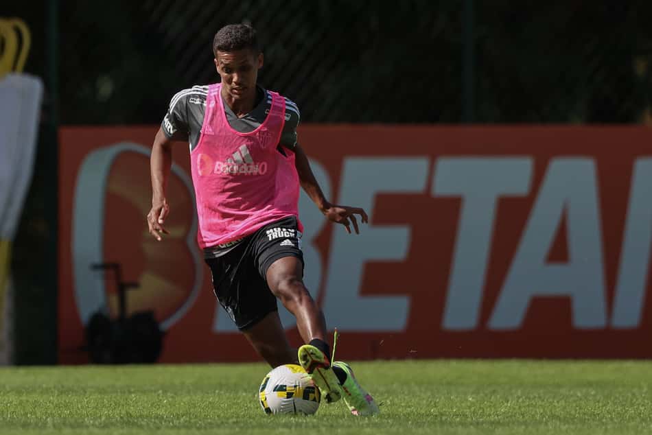 Diretoria do Atlético-MG atua, e Pedrinho poderá ser inscrito no dia 18 de julho